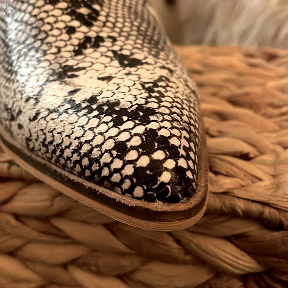 BEAST SNAKE STYLE HIGH HEEL SIZE 7.5 - Picture 3 of 7